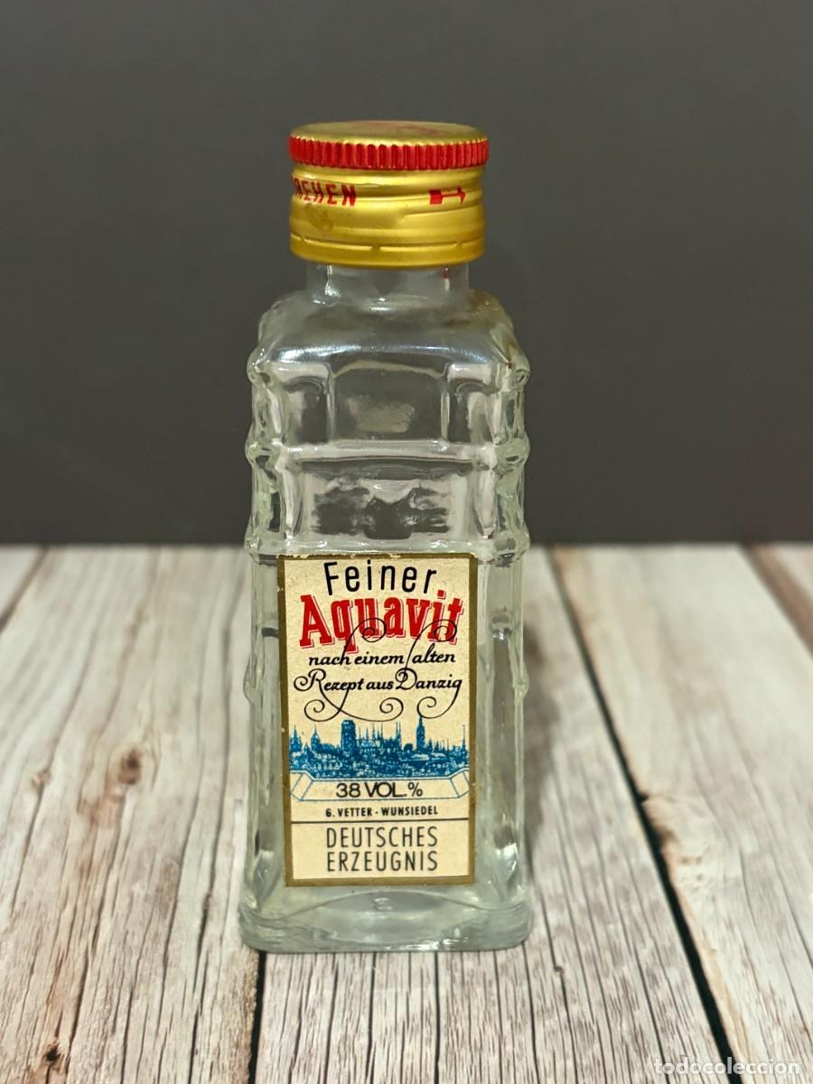 Botellas antiguas: BOTELL&Iacute;N. FEINER AQUAVIT 38% VOL. E. VETTER WUNSIEDEL ALEMANIA