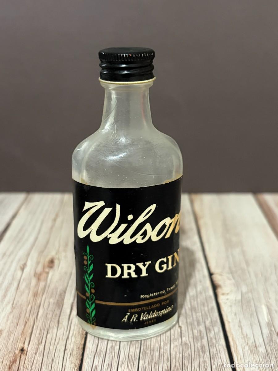 Botellas antiguas: BOTELL&Iacute;N. WILSON DRY GIN. A.R. VALDESPINO JEREZ