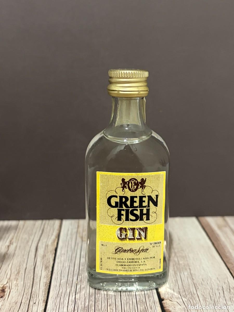 Botellas antiguas: BOTELL&Iacute;N. GREEN FISH GIN DRY GIN. DIEGO ZAMORA S.A.