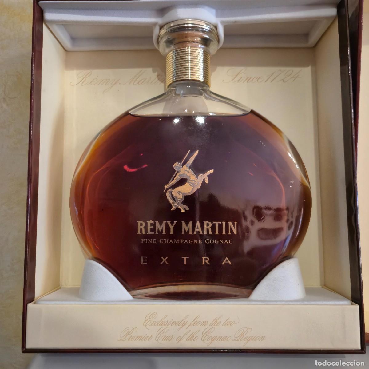 Botellas antiguas: R&eacute;my Martin. Extra. Fine Champagne Cognac. France