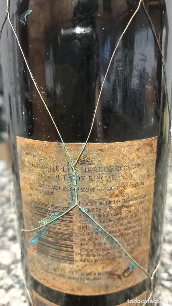 Botellas antiguas: Marques de Riscal botella - Foto 3