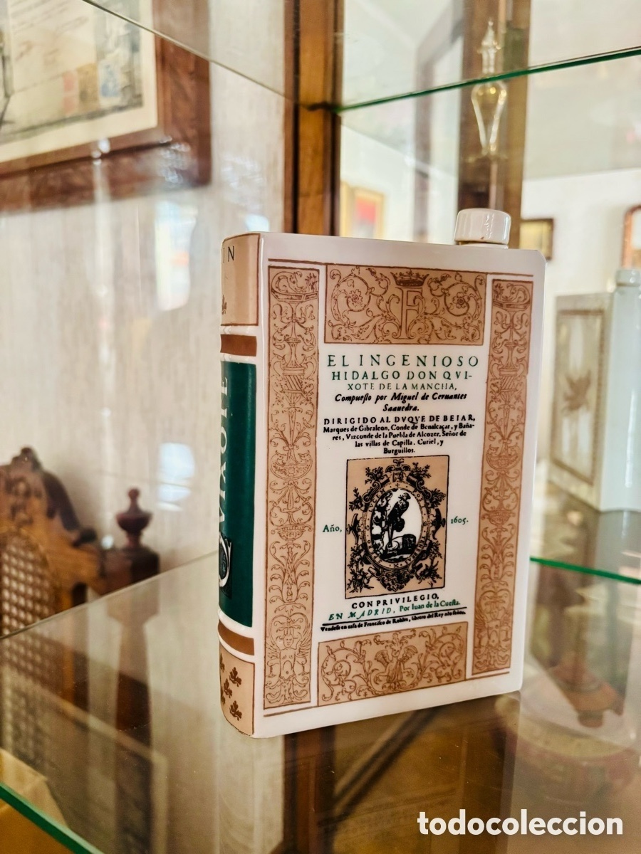Botellas antiguas: Licorera vintage cer&aacute;mica libro Don Quijote - Con tap&oacute;n original - A&ntilde;os 60