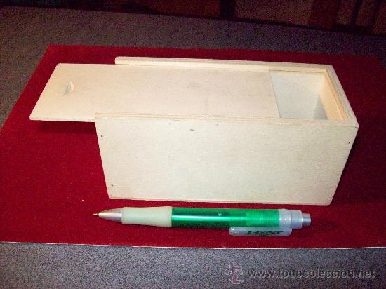 Cajas y cajitas met&aacute;licas: Cajita de madera / No barnizada / 15 x 7 cms.