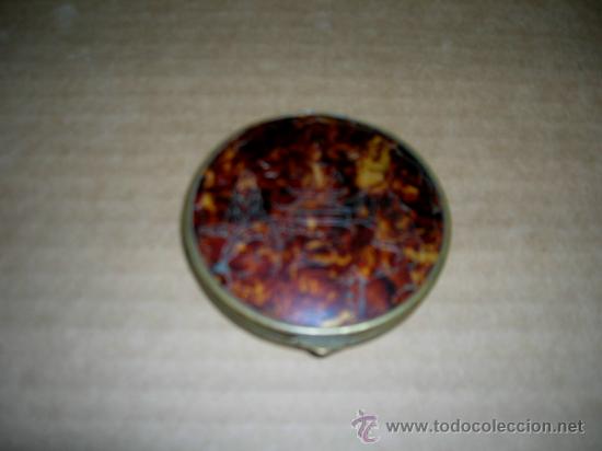 Cajas y cajitas met&aacute;licas: Bonita cajita de metal con espejo (creo que de maquillaje). mide 7 cm.