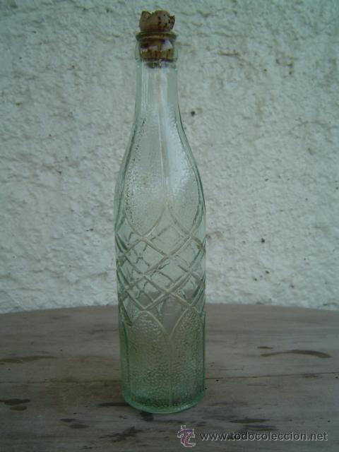 Caixas e caixinhas met&aacute;licas: BOTELLA VIUDAS VILLELA RELIEVE EN LA BASE