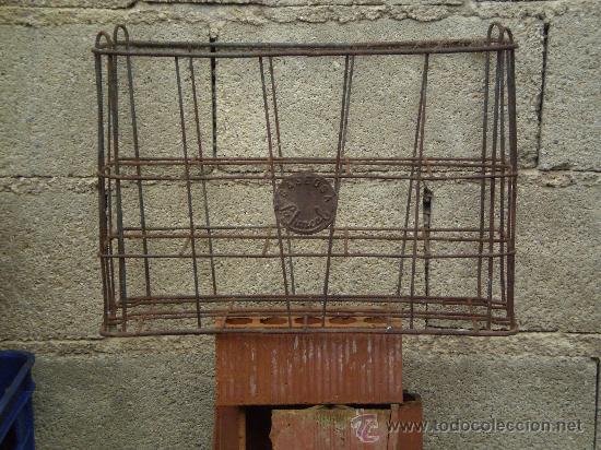 Boxes and metal boxes: CAJA METALICA DE GASEOSA LA JUNCAL.