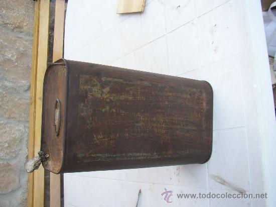Caixas e caixinhas met&aacute;licas: Antiguo envase de aceite (Ha perdido la pintura)
