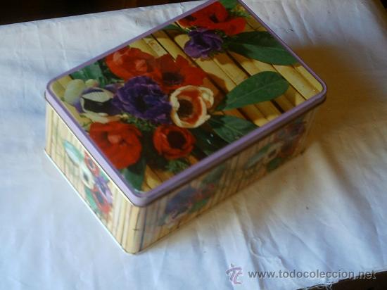 Cajas y cajitas met&aacute;licas: CAJA DE COLACAO  CON FLORES - Foto 3