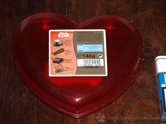 Cajas y cajitas met&aacute;licas: CAJA ROJA NESTLE CORAZ&Oacute;N DE PL&Aacute;STICO - Foto 3