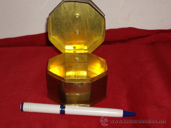 Cajas y cajitas met&aacute;licas: caja de laton con ancla - Foto 2