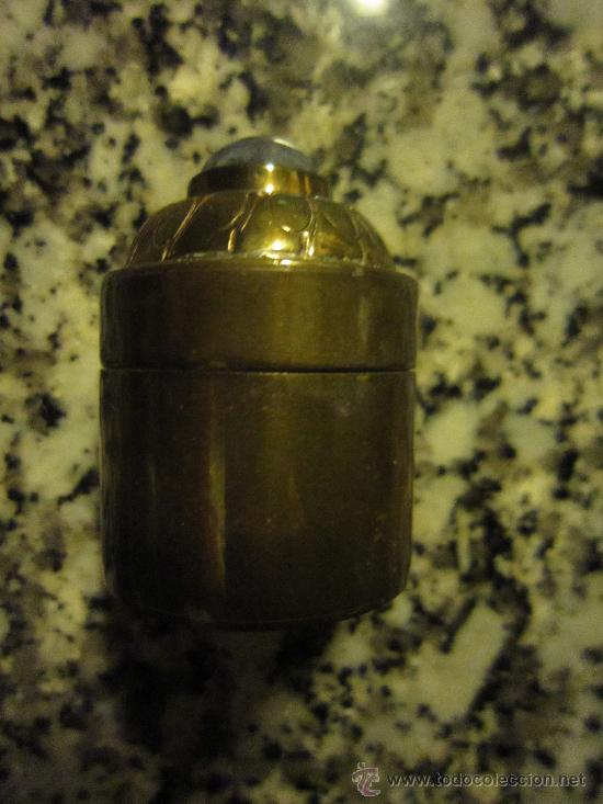 Bo&icirc;tes et petites bo&icirc;tes m&eacute;talliques: CAJITA PASTILLERO DE METAL. A&Ntilde;OS 60.