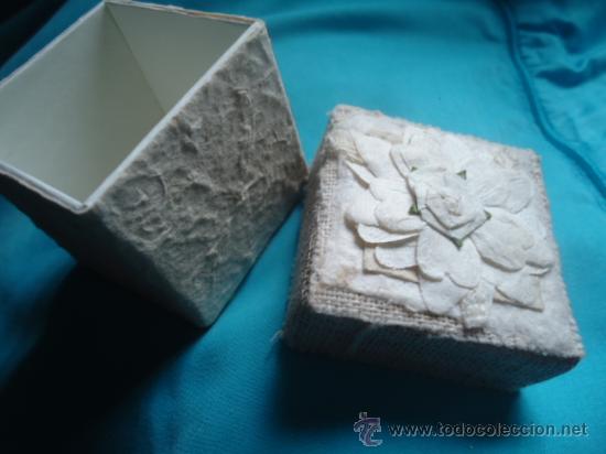 Cajas y cajitas met&aacute;licas: CURIOSA CAJA, CAJITA, JOYERO FORRADA EN TELA