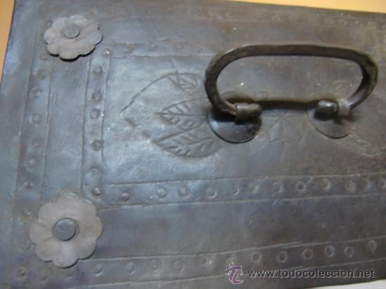 Cajas y cajitas met&aacute;licas: Caja de metal con repujado - Foto 5