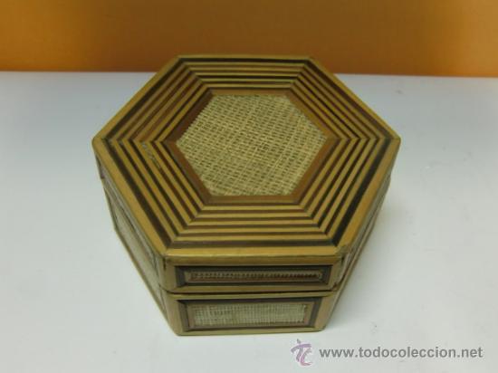 Cajas y cajitas met&aacute;licas: Cajita exagonal e madera, parece ca&ntilde;a - Foto 1