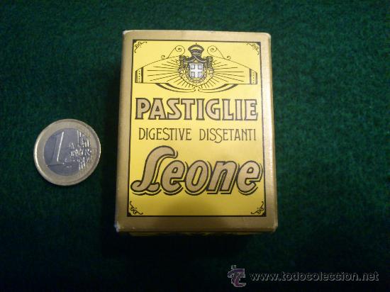 Cajas y cajitas met&aacute;licas: Cajita Vac&iacute;a De Cart&oacute;n Duro De Caramelos Digestivos Italianos Leone. A&ntilde;os 80, Comprada En Roma.