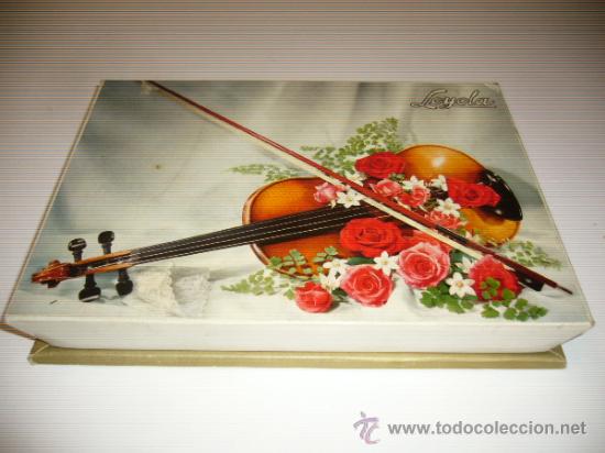 Cajas y cajitas met&aacute;licas: PRECIOSA CAJA DE BOMBONES LOYOLA, ILUSTRACION VIOLIN