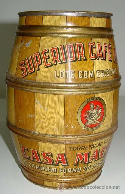 Blechdosen und Kisten: ANTIGUA CAJA DE HOJALATA CON FORMA DE BARRIL - CON PUBLICIDAD DE CAFE CASA MACARIO - MIDE 20 X 14 CM