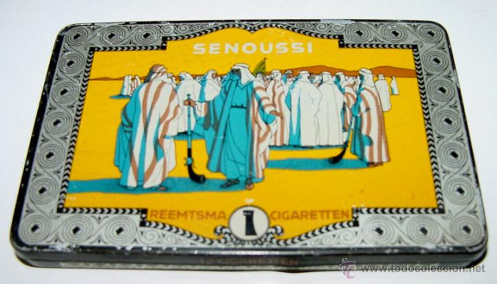 Casse e cassette metalliche: ANTIGUA CAJA DE HOJALATA LITOGRAFIADA CON PUBLICIDAD DE CIGARROS SENOUSSI - MIDE 11X7X1 CMS