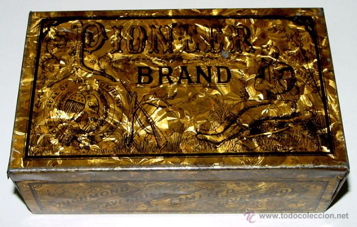 Casse e cassette metalliche: ANTIGUA CAJA DE HOJALATA LITOGRAFIADA INGLESA CON PUBLICIDAD DE PIONEER BRAND- RICHMOND CAVENDISH Co