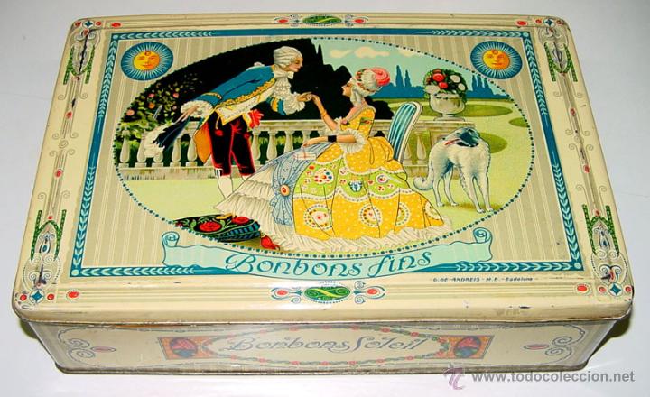 Blechdosen und Kisten: ANTIGUA CAJA DE HOJALATA LITOGRAFIADA G. DE ANDREIS DE BADALONA CON PUBLICIDAD DE BONBONS FINS SOLEI