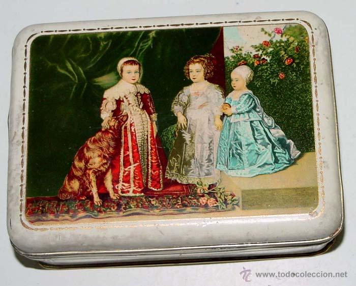 Blechdosen und Kisten: ANTIGUA CAJA DE HOJALATA LITOGRAFIADA CON PUBLICIDAD DE LA FLOR DE LIS DE MADRID - MIDE 13 X 10 CMS.