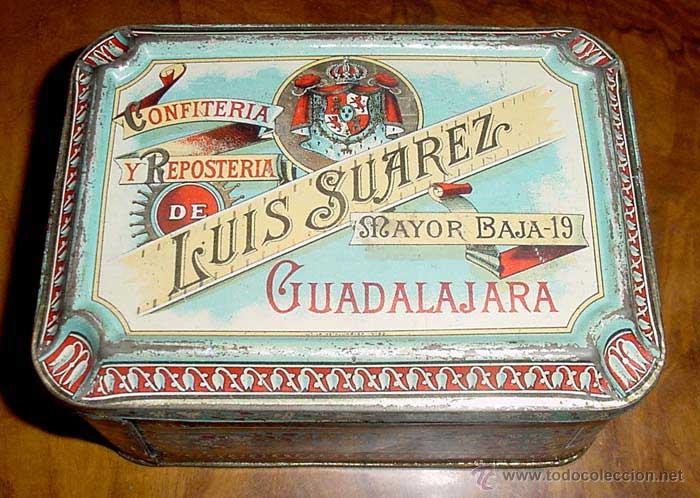 Caixas e caixinhas met&aacute;licas: ANTIGUA CAJA DE HOJALATA LITOGRAFIADA CON PUBLICIDAD DE CONFITERIA Y REPOSTERIA DE LUIS SUAREZ DE GU