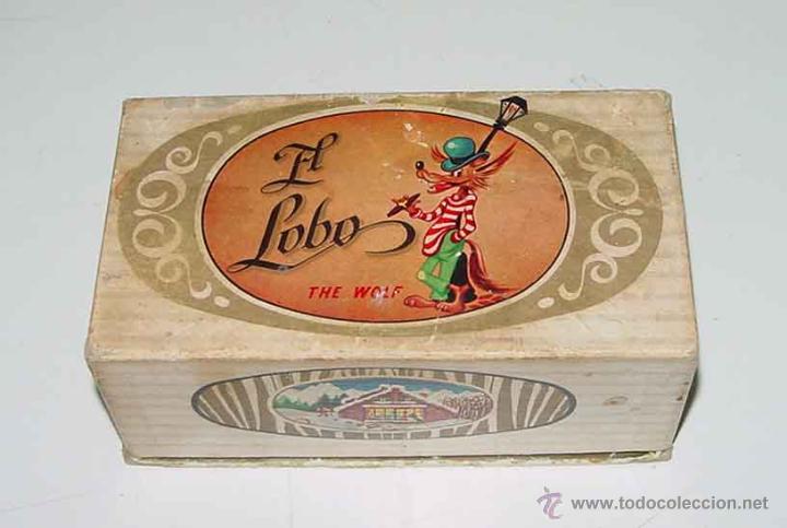 Bo&icirc;tes et petites bo&icirc;tes m&eacute;talliques: ANTIGUA CAJITA DE CARTON CON PUBLICIDAD DE TURRONES EL LOBO - HIJO DE MANUEL SOLER . JIJONA (ALICANT