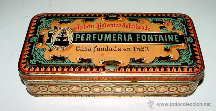 Blechdosen und Kisten: ANTIGUA CAJA DE HOJALATA LITOGRAFIADA CON PUBLICIDAD DE FARMACIA, JABON HIGIENICO DULCIFICADO, PERFU