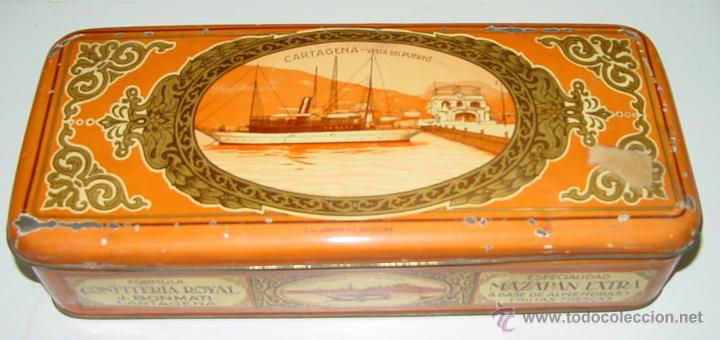 Bo&icirc;tes et petites bo&icirc;tes m&eacute;talliques: ANTIGUA Y MUY GRANDE CAJA DE HOJALATA LITOGRAFIADA CON PUBLICIDAD DE F&Oacute;RMULA CONFITERIA ROYAL, J. BO