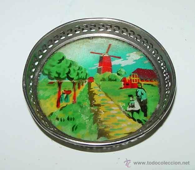 Caixas e caixinhas met&aacute;licas: ANTIGUO POSAVASOS METALICO CON MOTIVO DE PAISES BAJOS - MIDE 7,5 CMS DE DIAMETRO.
