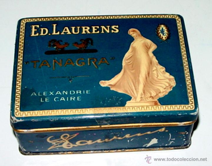 Bo&icirc;tes et petites bo&icirc;tes m&eacute;talliques: Caja de hojalata litografiada de 50 cigarrillos - con publicidad de la marca Tanagra - Ed.Laurens (A