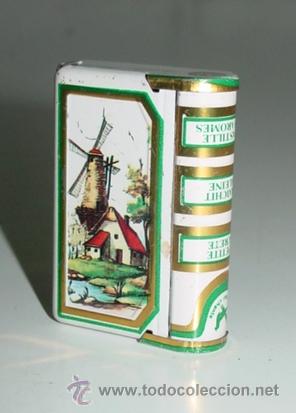 Caixas e caixinhas met&aacute;licas: ANTIGUA CAJA DE HOJALATA LITOGRAFIADA CON PUBLICIDAD DE LA PETITE DISCRETE - FARMACIA - EN FORMA DE