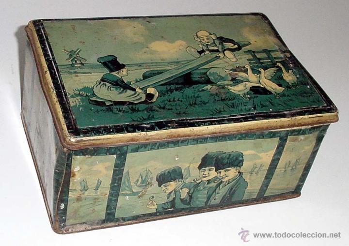 Bo&icirc;tes et petites bo&icirc;tes m&eacute;talliques: ANTIGUA CAJA DE HOJALATA LITOGRAFIADA CON MOTIVOS HOLANDESES, MIDE 26 X 17 X 12 CMS. -- C5.