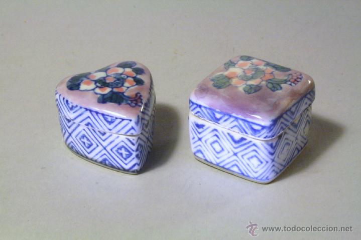 Casse e cassette metalliche: 2 cajitas de cer&aacute;mica decorada. 3,5 cm.