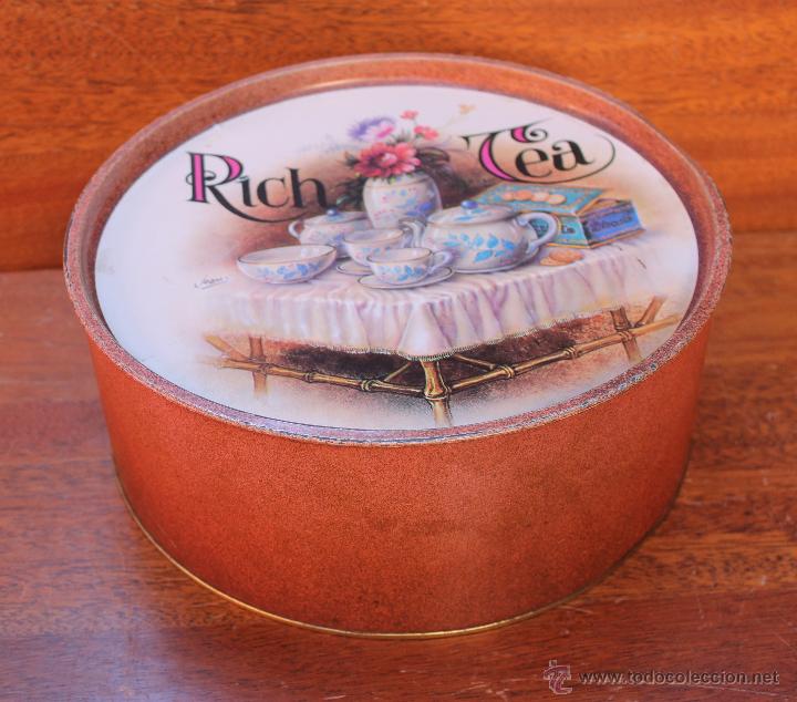 Cajas y cajitas met&aacute;licas: ANTIGUA CAJA DE LATA, HOJALATA&hellip; DE GALLETAS INGLESAS CON PINTURA FIRMADA EN LA TAPADERA &ndash; COLECCION