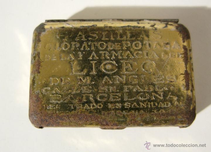 Boxes and metal boxes: Antigua lata de pastillas de la farmacia del LICEO. Barcelona