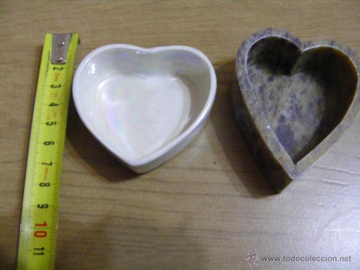 Blechdosen und Kisten: 2 cajas peque&ntilde;as en forma de coraz&oacute;n