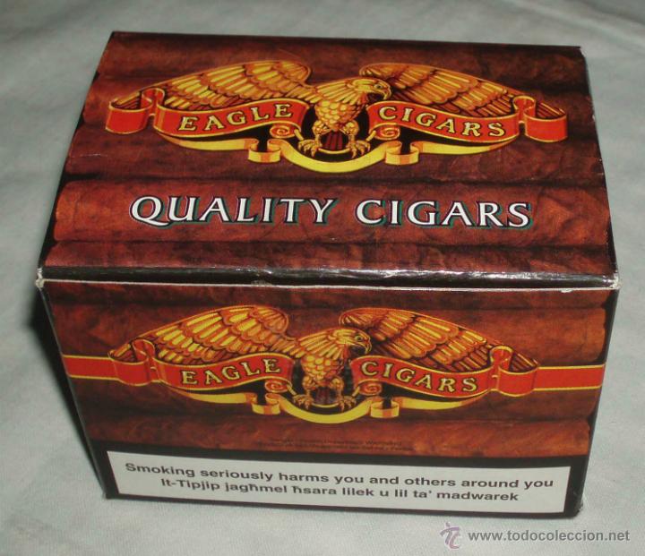 Bo&icirc;tes et petites bo&icirc;tes m&eacute;talliques: caja carton cigarros de malta