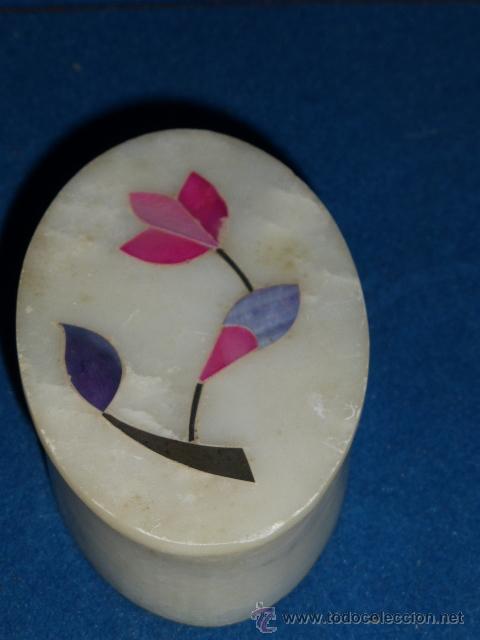Cajas y cajitas met&aacute;licas: CAJITA JOYERO DE PIEDRA DE JABON CON DECORACION FLORAL NAKARADA EN LA TAPA
