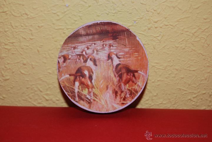Casse e cassette metalliche: PEQUE&Ntilde;A CAJA DE CART&Oacute;N PARA MAZAP&Aacute;N - ESCENA DE CAZA - PASTELER&Iacute;A - CONFITER&Iacute;A - MEDIADOS SIGLO XX