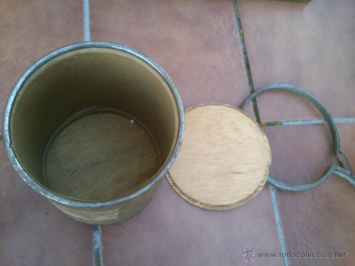 Cajas y cajitas met&aacute;licas: ANTIGUA CAJA DE MADERA CON CIERRE METALICO