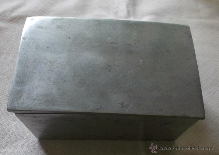 Cajas y cajitas met&aacute;licas: caja de metal 14 cms de larga x 9 cms de ancha - Foto 1