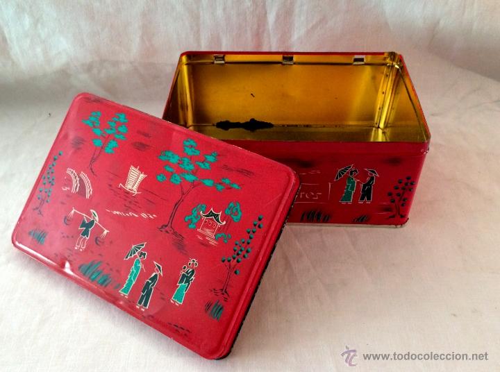 Cajas y cajitas met&aacute;licas: caja de labores de cola cao - Foto 3