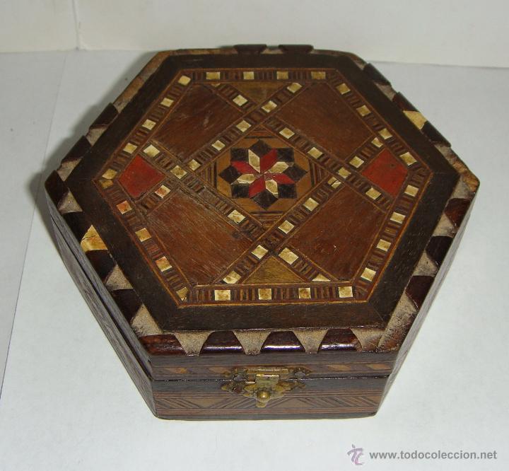 Blechdosen und Kisten: Caja hexagonal de taracea artesanal &middot; Marqueter&iacute;a geom&eacute;trica y espejo