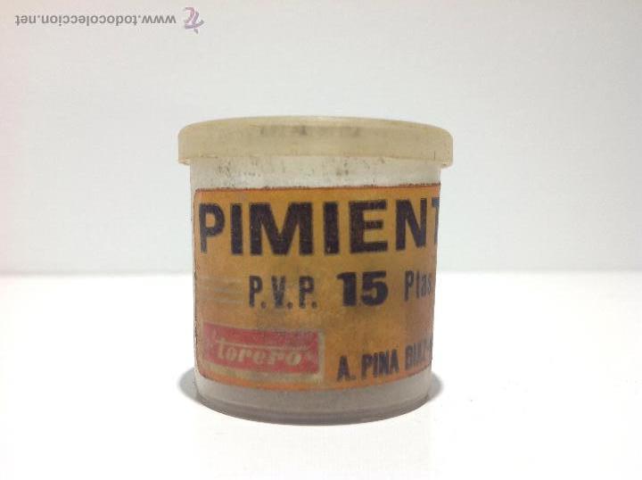 Bo&icirc;tes et petites bo&icirc;tes m&eacute;talliques: ANTIGUO BOTE DE PIMIENTA DE LA MARCA * TORERO * A. PINA D&Iacute;AZ , NOVELDA