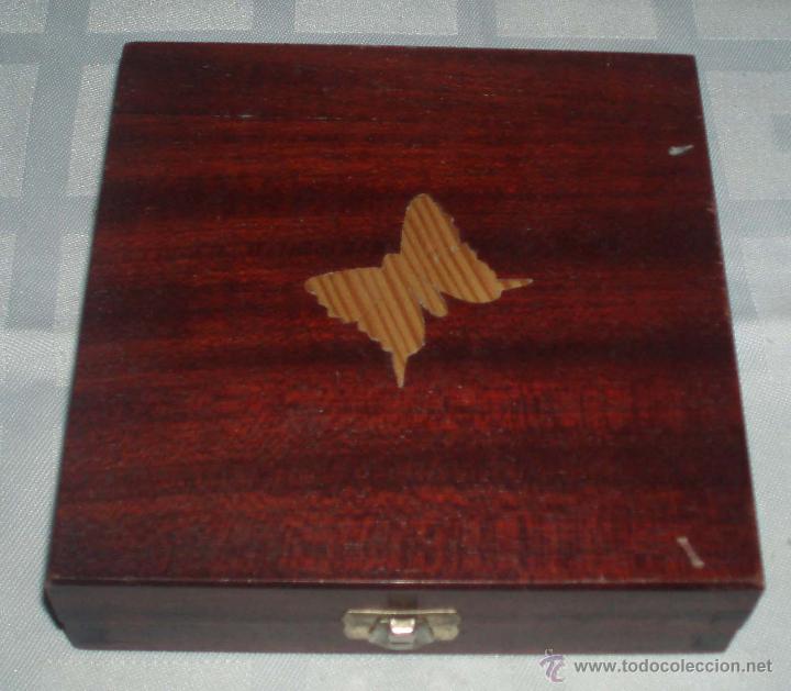 Cajas y cajitas met&aacute;licas: caja de madera con mariposa - Foto 1