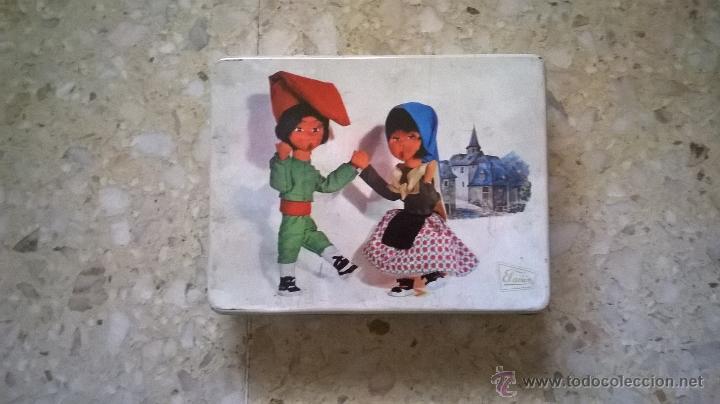 Cajas y cajitas met&aacute;licas: CAJA MET&Aacute;LICA DE EL AVI&Oacute;N, PASTILLAS DE CAF&Eacute;, LECHE Y TOFF&Eacute;, LOGRO&Ntilde;O, TRAJES REGIONALES