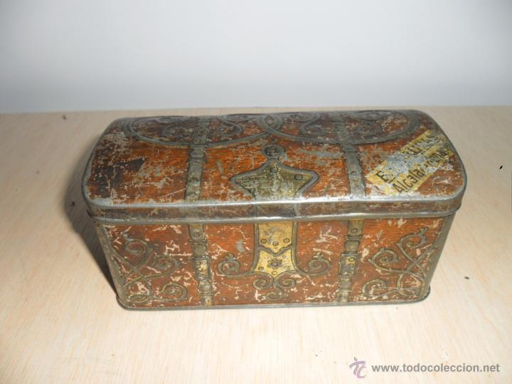 caja en forma de cofre y con relieve - Comprar Cajas antiguas y cajitas ...