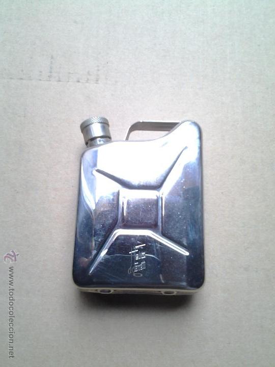 Casse e cassette metalliche: PETACA CON FORMA DE BID&Oacute;N DE GASOLINA
