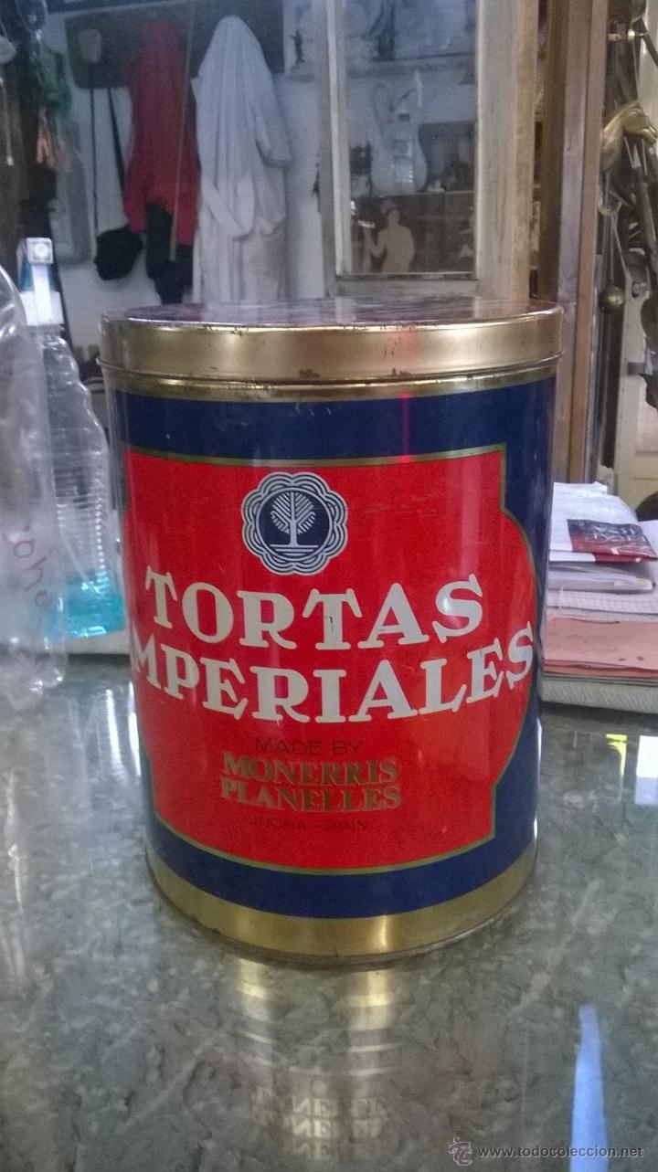 Cajas y cajitas met&aacute;licas: Tortas Imperiales, El Almendro. 3200 grs. Medida 26 cm x 20 cm. Buen estado